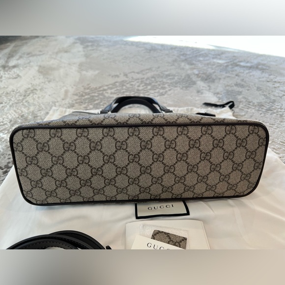 Authentic Gucci GG Supreme Canvas Handbag Brown - Picture 5 of 16